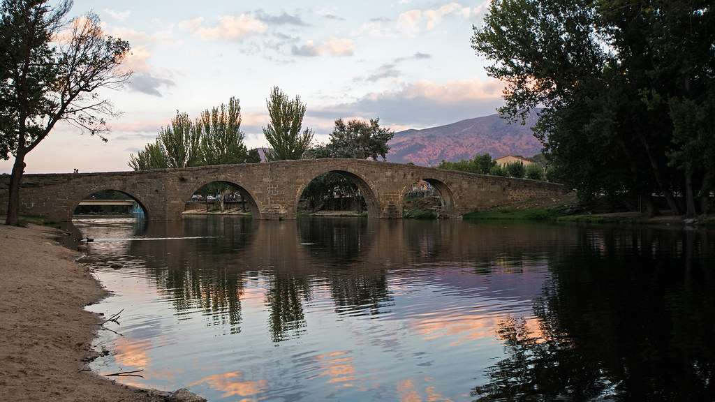 Puente Románico de Navaluenga